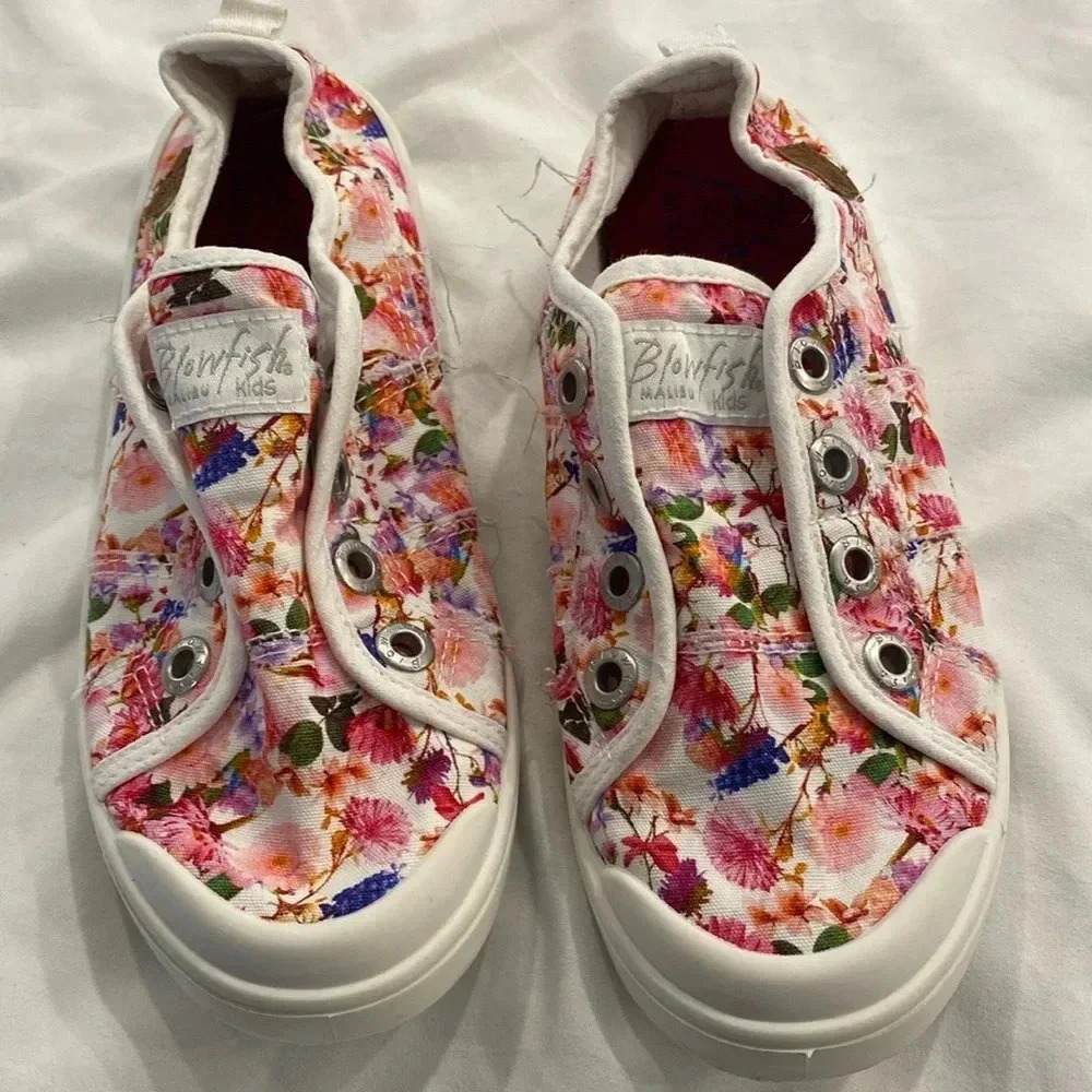 💚 Blowfish | Distressed Floral Laceless low rider sneakers - kids size 2